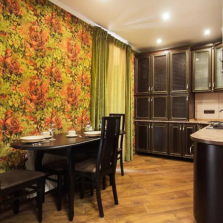 On Deribasovskoy Apartment *