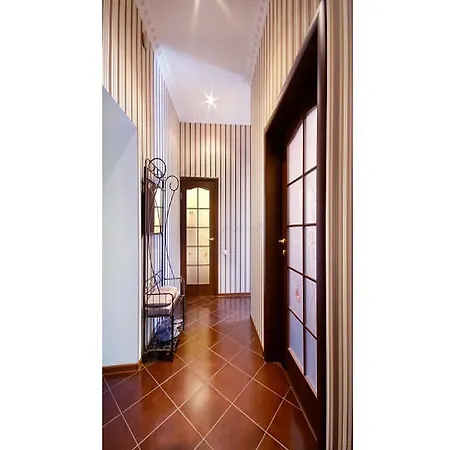 On Deribasovskoy Apartment